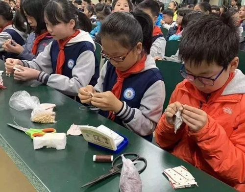中共中央 国务院 关于全面加强新时代大中小学劳动教育的意见
