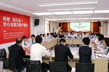 企业里出现了多因素造成的复杂性矛盾怎么办？单靠找各方谈话，仅靠思想教育的方法行吗？在这种情况下民主生活会是如何派上用场的